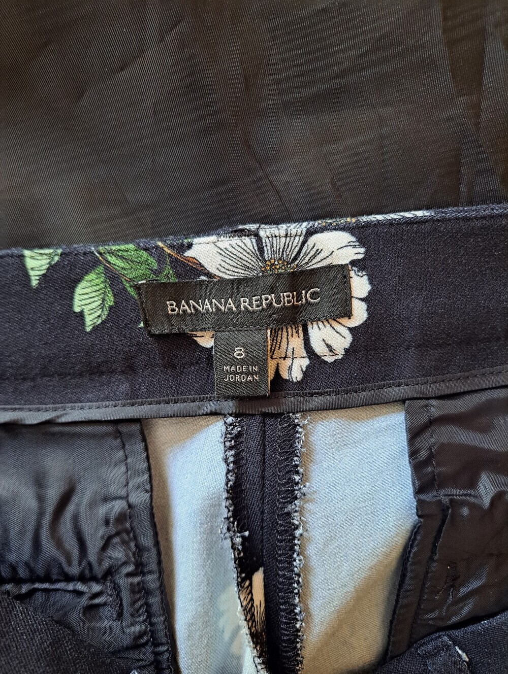 Banana Republic Black Floral Ankle Jeans  White Daisy Like Flowers . - Picture 2 of 11